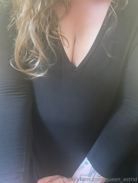 Queen Astrid pornstar hot pic