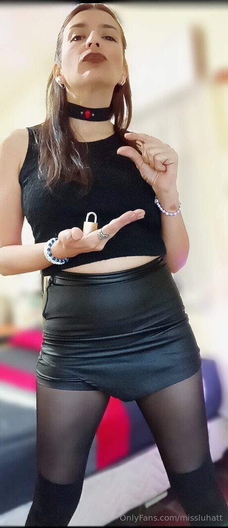 Missluhatt hot model images