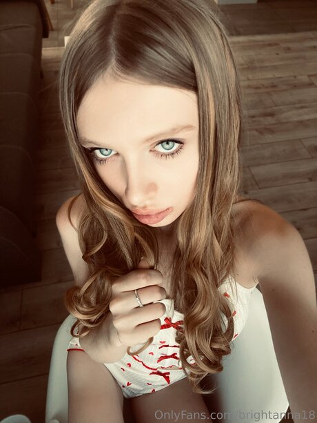 Brightanna18 model sexy picture