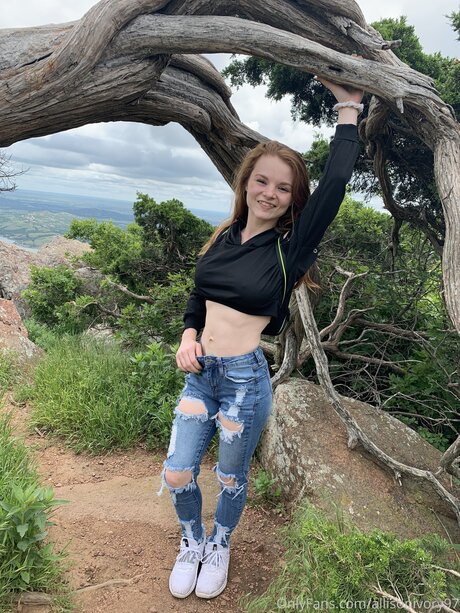 Allisonivory97 hd model pics