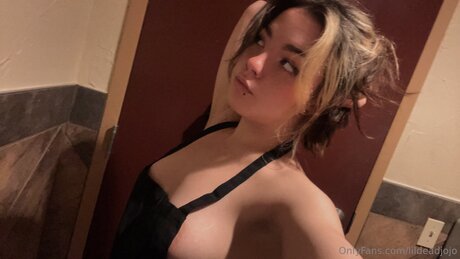 Lildeadjojo model nude pic