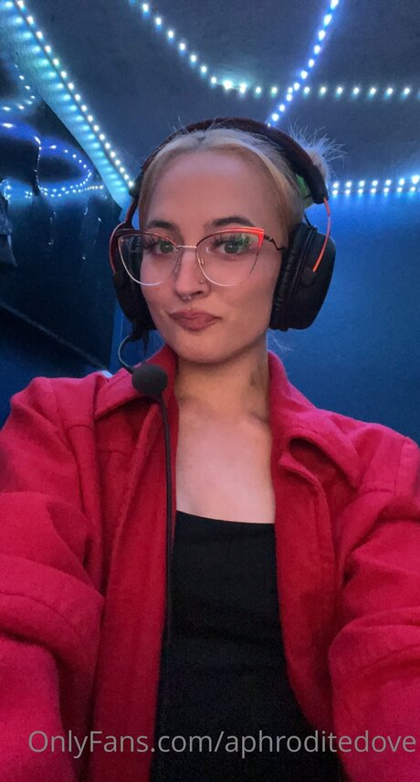 Aphroditedove model sex pictures