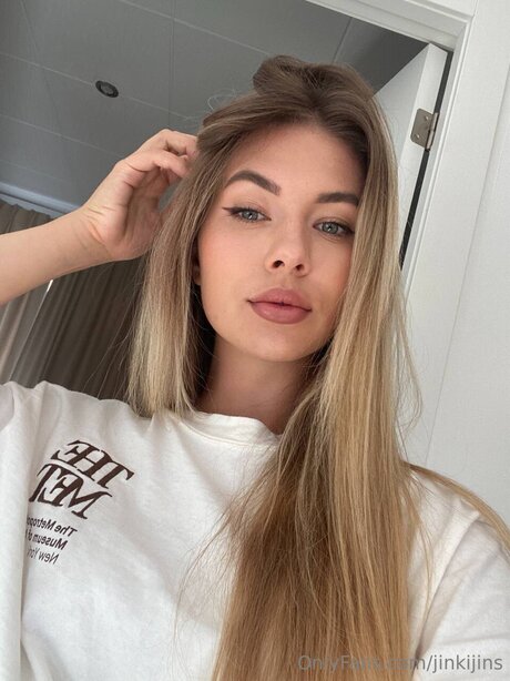 Jinkijins model exclusive pic