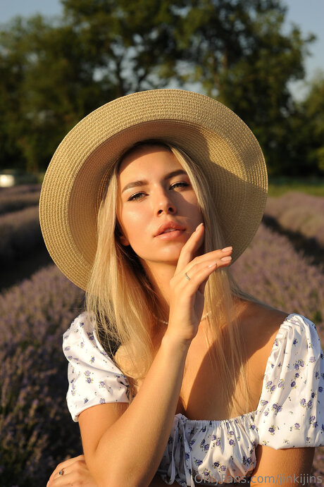 Jinkijins erotic star pictures