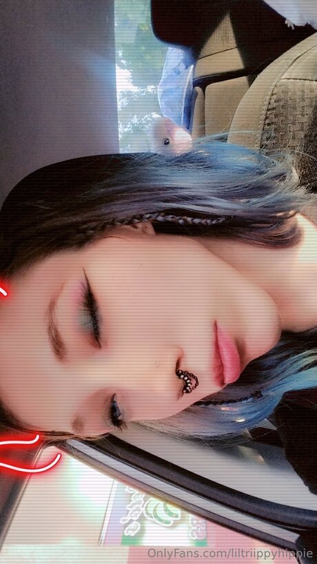Liltriippyhippie naked star galleries