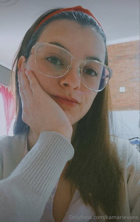 Kamarievans hot star photos