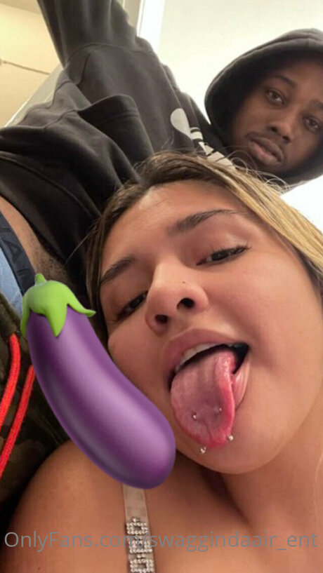 Swaggindaair Ent model naked photo