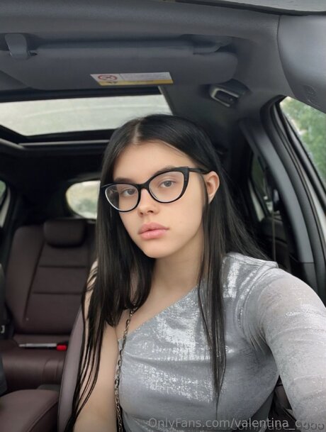 Valentina Cutie beautiful model image