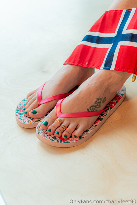 Charlyfeet90 free actress img