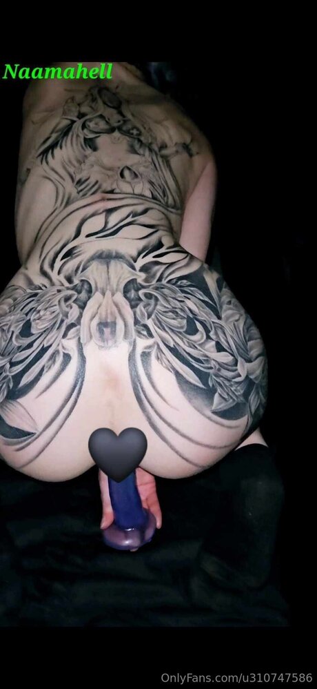 U310747586 art model image