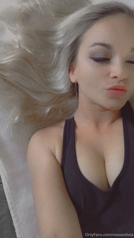 Gianna Reeves hot model gallery