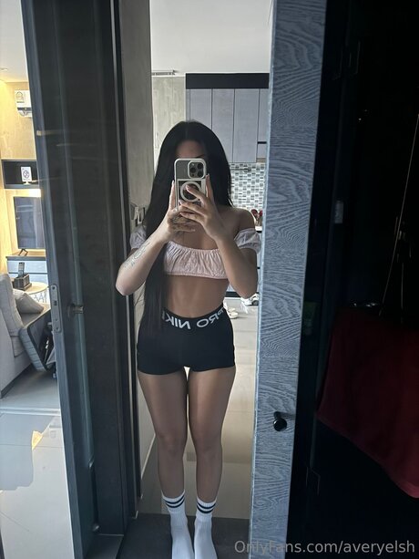 Averyelsh naked star image