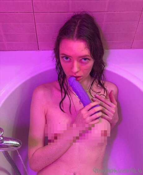 Lil U star nude image