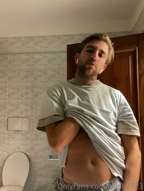 Skinny723 pornstar exclusive photo