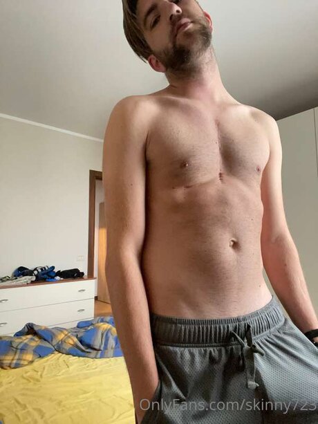 Skinny723 pornstar top image