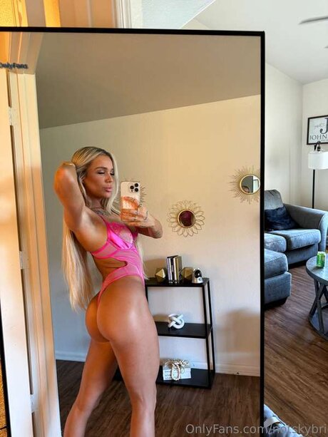 Notskybri star sexy pics