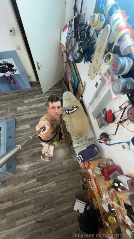 Parisbohm model naked pic