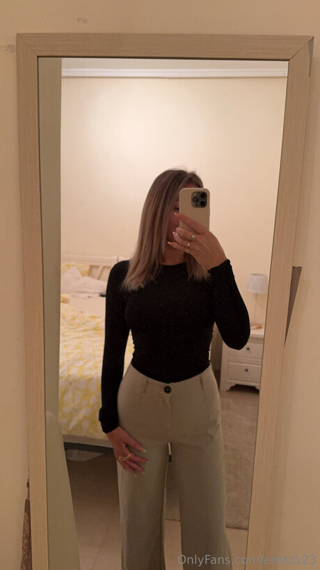 Emmamaliz sexy star pic