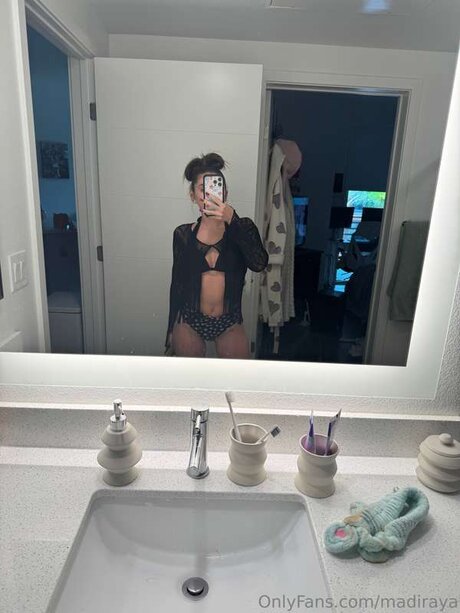 Laylarayaa nice actress gallery