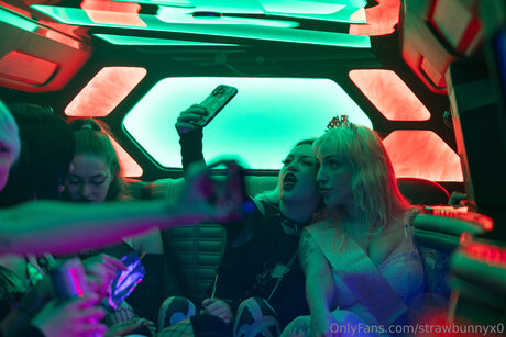 Strawbunnyx0 model beautiful pictures