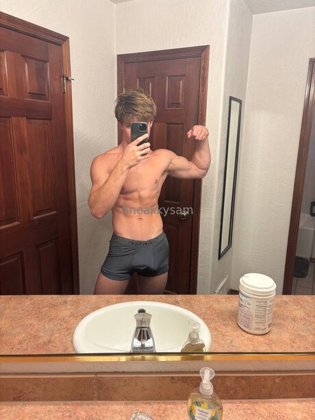 Sneakkysam free star gallery