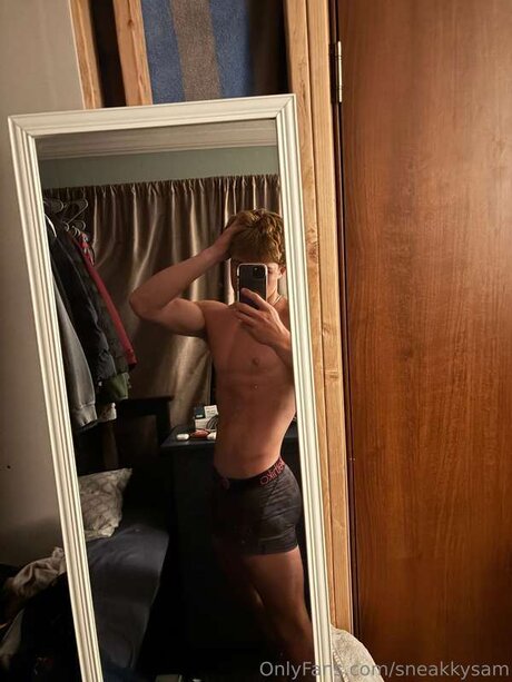 Sneakkysam porn model photo