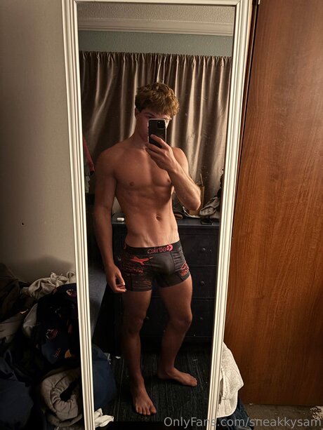 Sneakkysam star adult pic