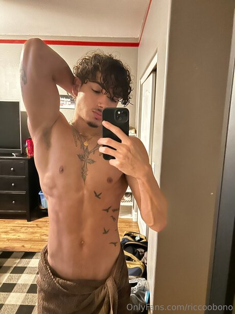 Riccoobono top model pic