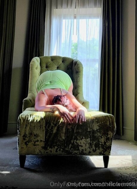 Theinferno69 erotic actress image