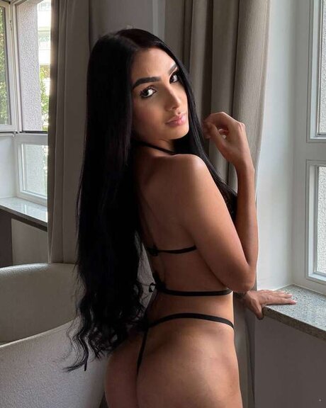 Miaflamee hot pornstar pics