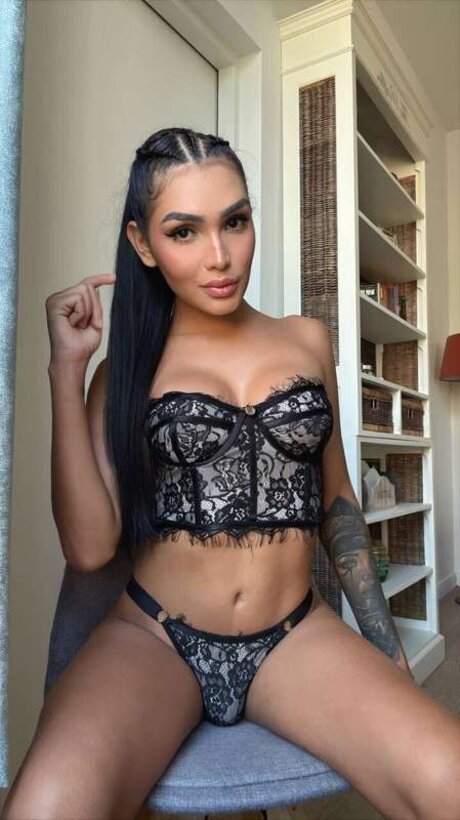 Miaflamee adult actress photos