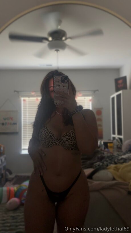 Ladylethal69 naked star pic