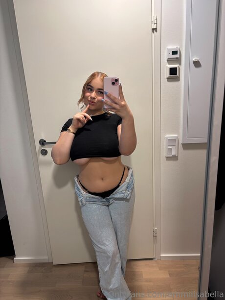 Emmiiisabella beautiful model image