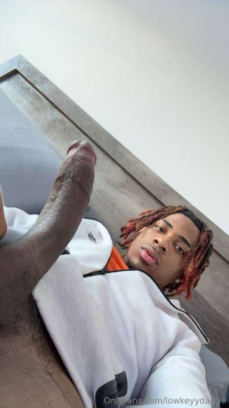 Lowkeyydarryll model sex galleries