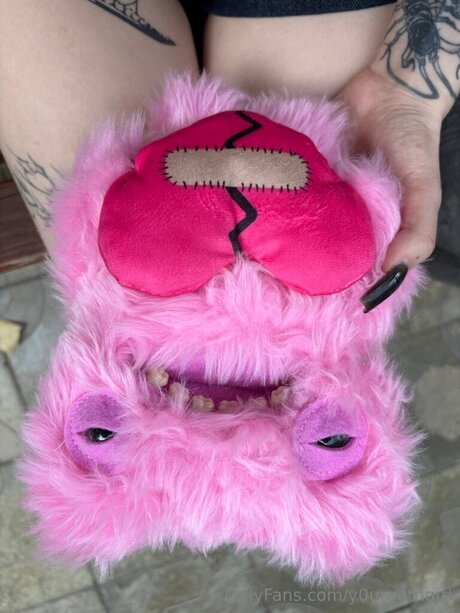 Y0urgothgirl exclusive pornstar archive