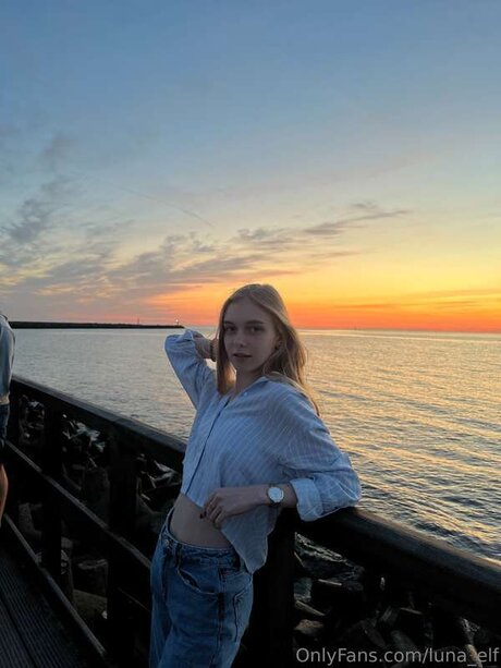 Arya Lune pornstar sexy pics