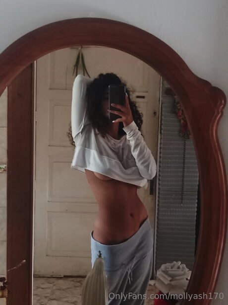 Mollyash170 naked star image