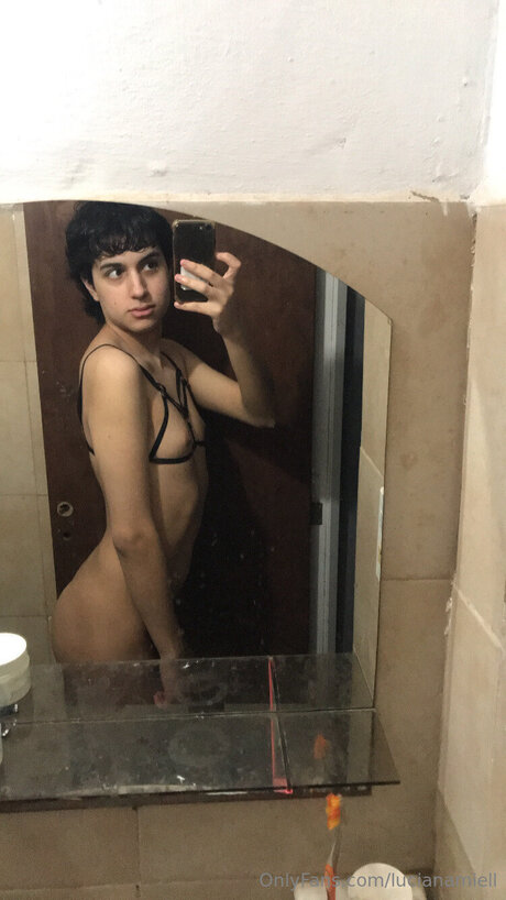 Lucianamiell model perfect photos