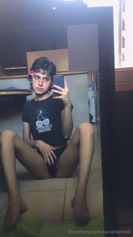 Lucianamiell model free archive