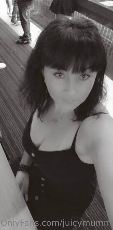 Juicymumma69 hot model galleries