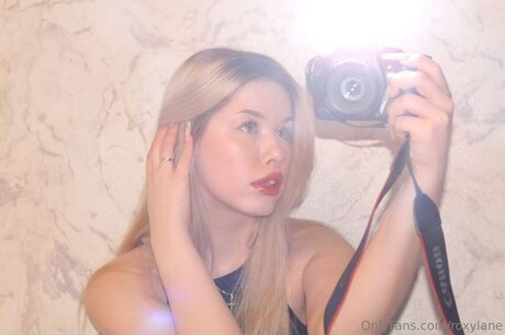 Roxylane star pornographic pictures