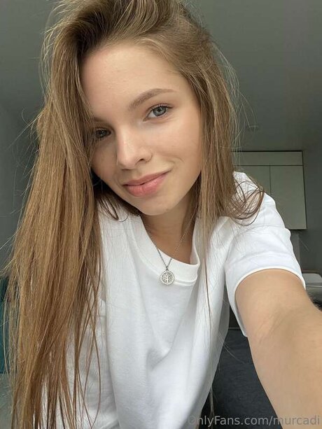 Murcadi model exclusive photo