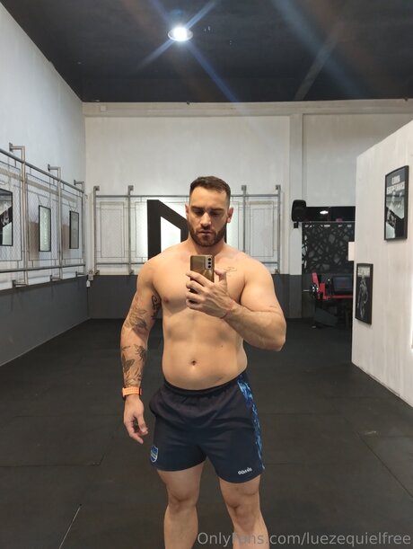 Luezequielfree beautiful model pictures