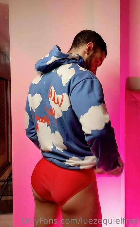 Luezequielfree pornstar adult image