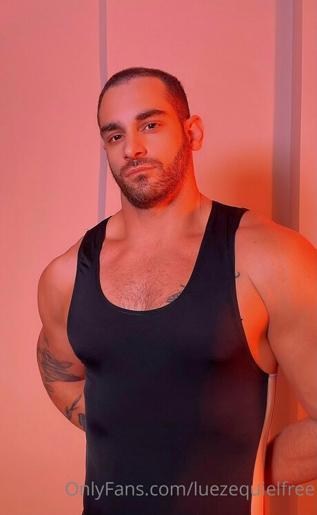 Luezequielfree model image