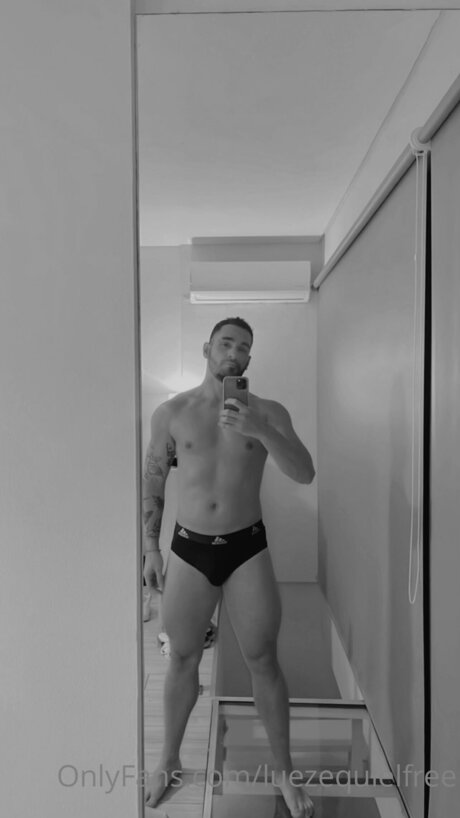 Luezequielfree star hot photo