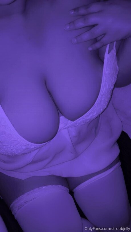 Royaljestie nudes star archive