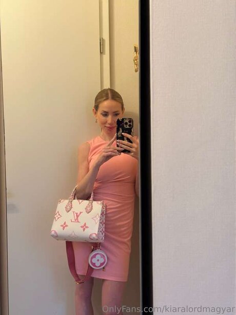 Kiaralordmagyar nude model galleries
