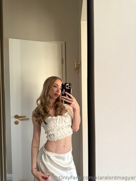 Kiaralordmagyar hd actress photo