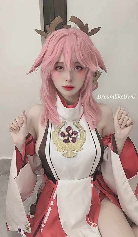 DreamlikeUwU model xxx photo